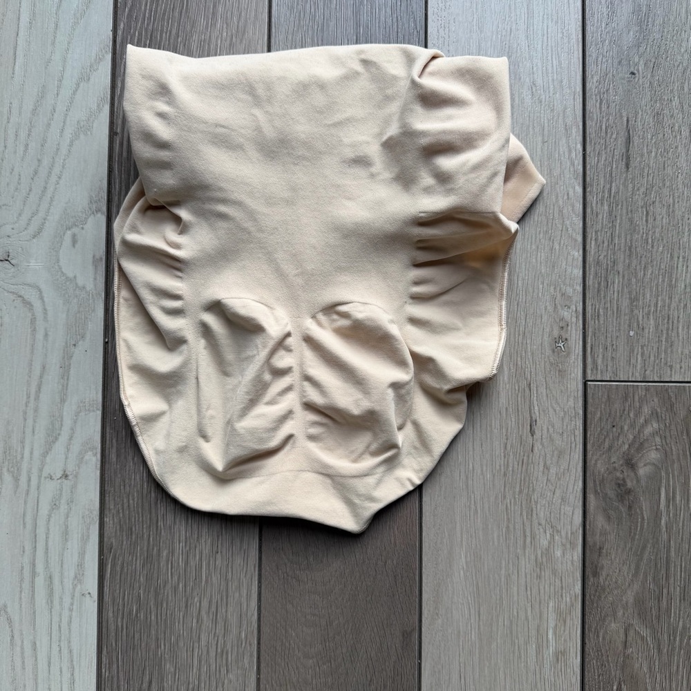 SKIMS Cream Shapewear XL - Picture 3 of 4